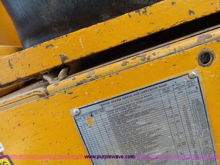 image for item L7131 1966 Allis Chalmers M100 motor grader