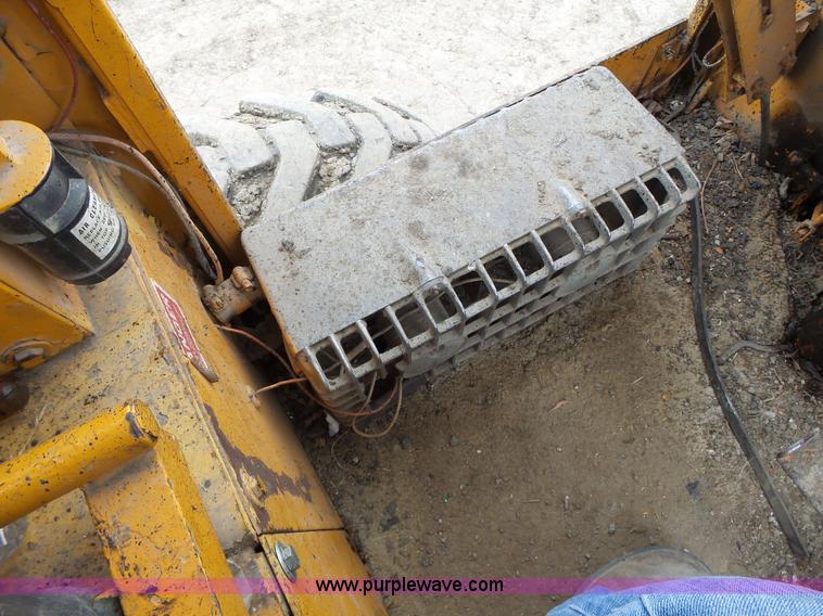 image for item L7131 1966 Allis Chalmers M100 motor grader