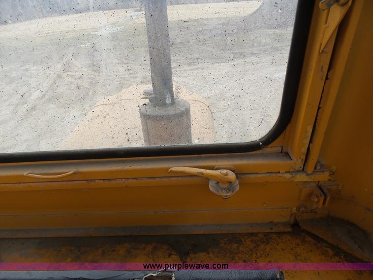 image for item L7131 1966 Allis Chalmers M100 motor grader