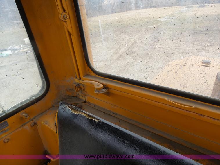 image for item L7131 1966 Allis Chalmers M100 motor grader