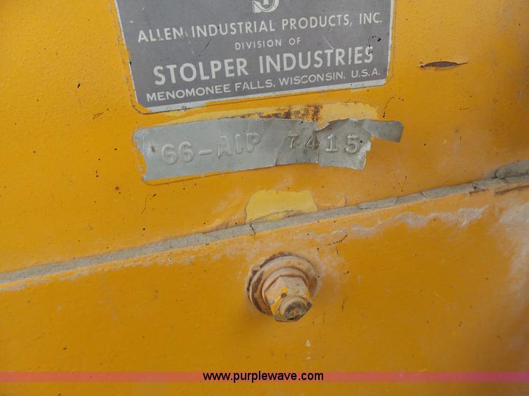 image for item L7131 1966 Allis Chalmers M100 motor grader