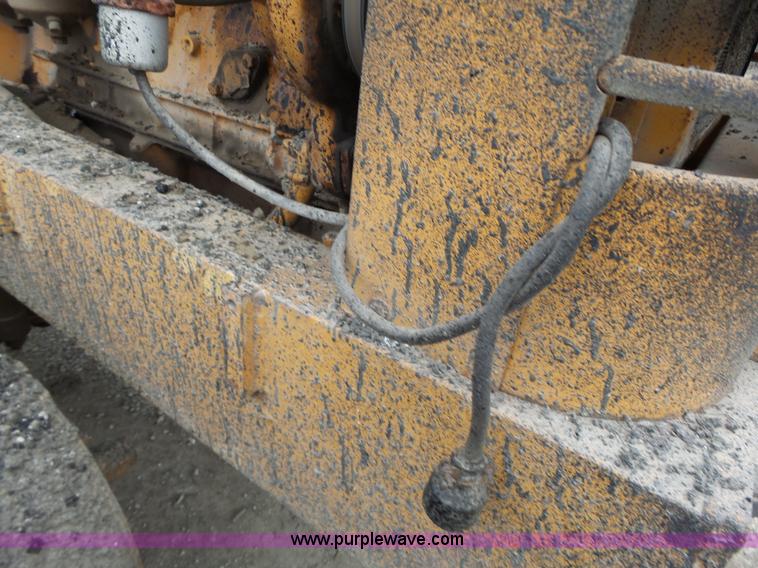 image for item L7131 1966 Allis Chalmers M100 motor grader