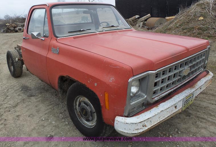 image for item L7132 1980 Chevrolet pickup truck cab and chassis