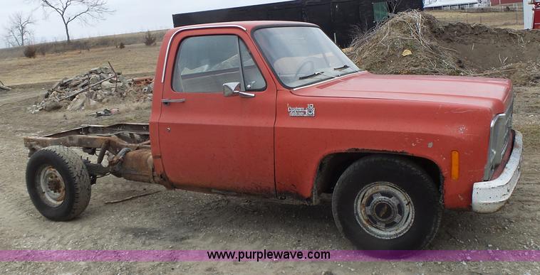 image for item L7132 1980 Chevrolet pickup truck cab and chassis