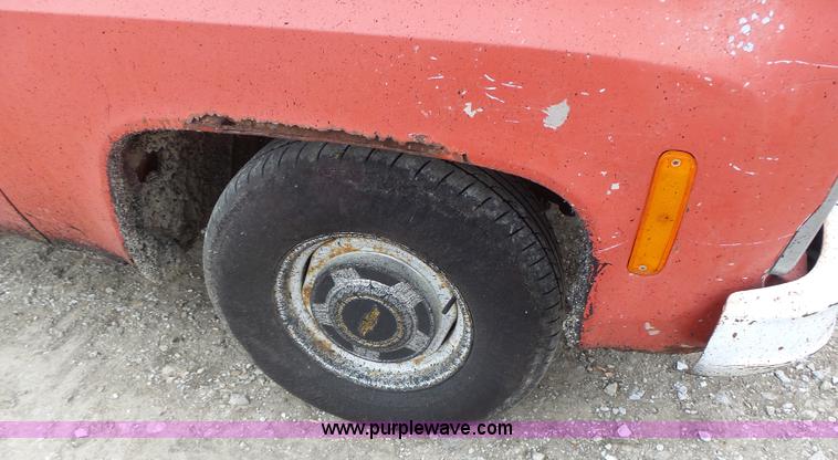 image for item L7132 1980 Chevrolet pickup truck cab and chassis