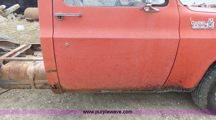 image for item L7132 1980 Chevrolet pickup truck cab and chassis