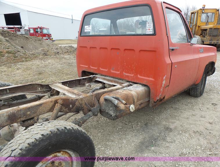 image for item L7132 1980 Chevrolet pickup truck cab and chassis