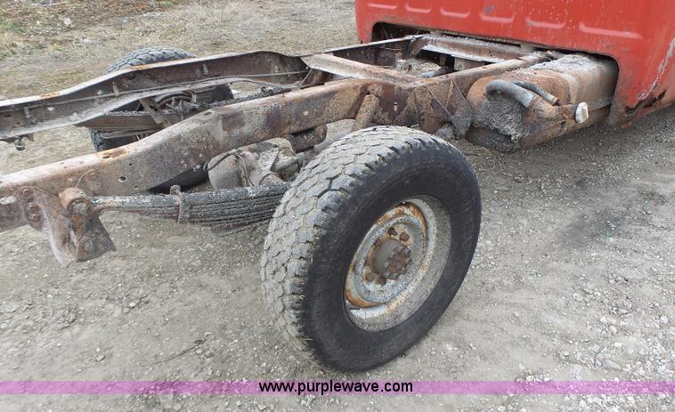 image for item L7132 1980 Chevrolet pickup truck cab and chassis