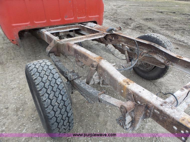 image for item L7132 1980 Chevrolet pickup truck cab and chassis