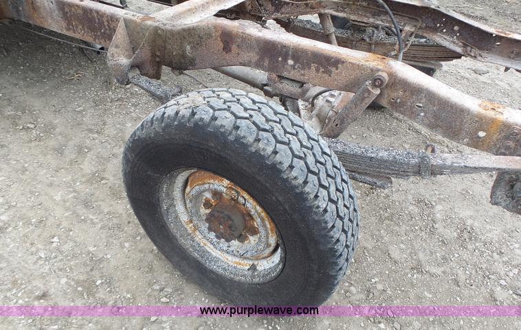 image for item L7132 1980 Chevrolet pickup truck cab and chassis