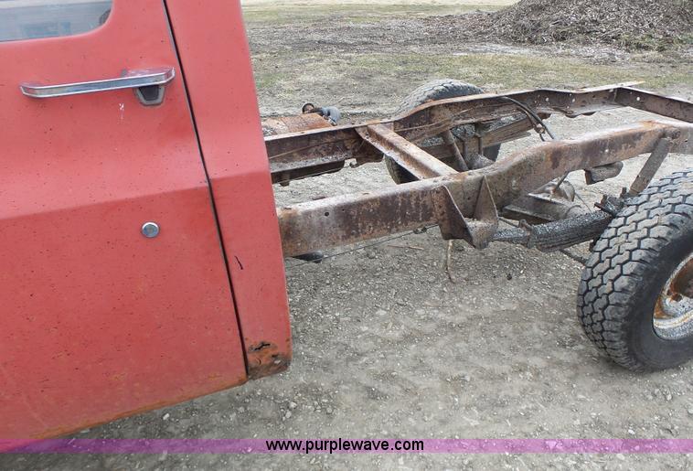 image for item L7132 1980 Chevrolet pickup truck cab and chassis