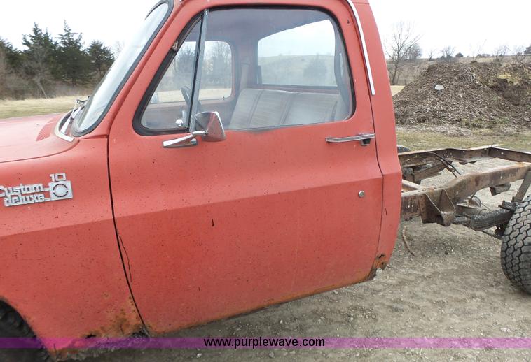 image for item L7132 1980 Chevrolet pickup truck cab and chassis