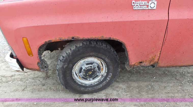 image for item L7132 1980 Chevrolet pickup truck cab and chassis