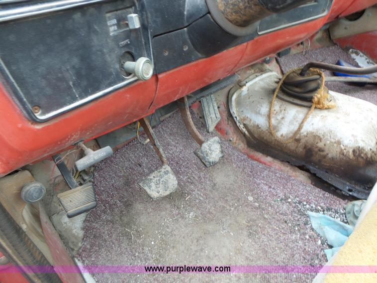 image for item L7132 1980 Chevrolet pickup truck cab and chassis