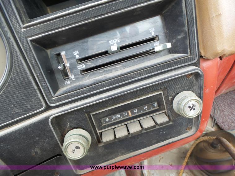 image for item L7132 1980 Chevrolet pickup truck cab and chassis