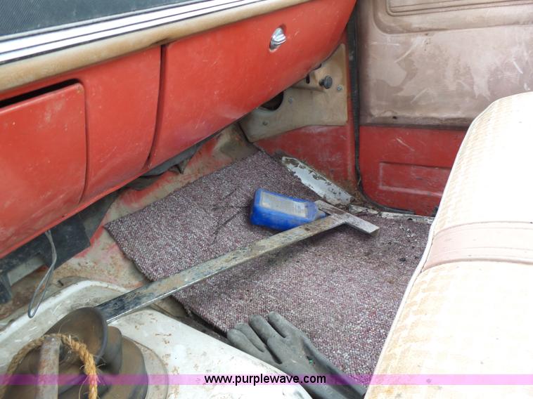 image for item L7132 1980 Chevrolet pickup truck cab and chassis