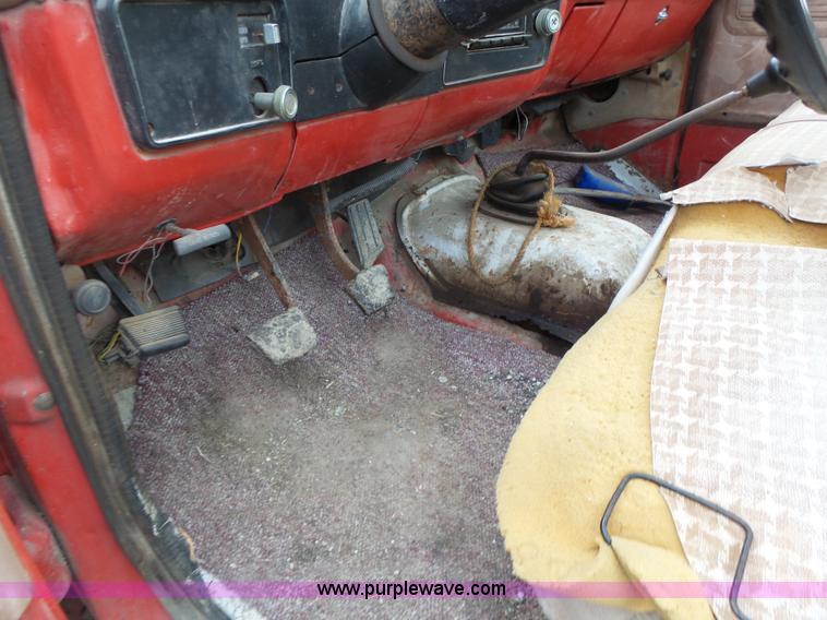 image for item L7132 1980 Chevrolet pickup truck cab and chassis