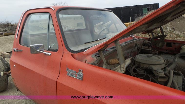image for item L7132 1980 Chevrolet pickup truck cab and chassis