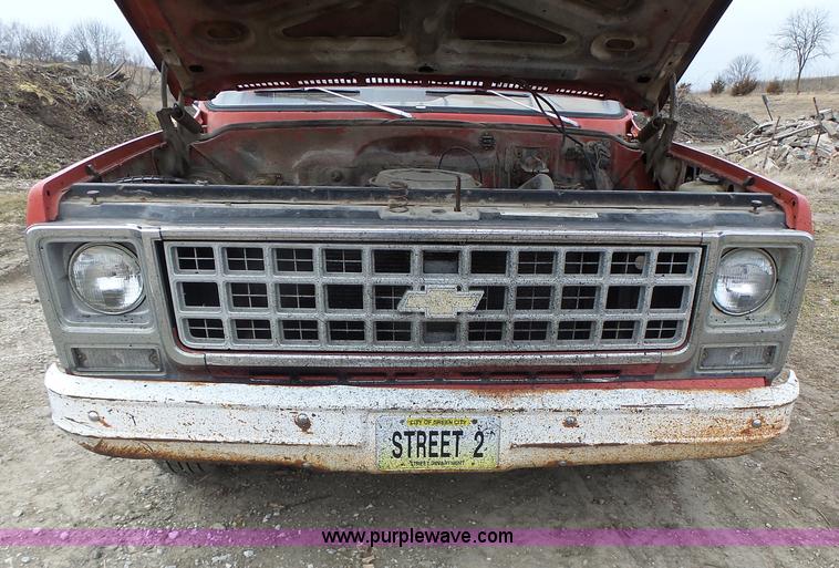 image for item L7132 1980 Chevrolet pickup truck cab and chassis