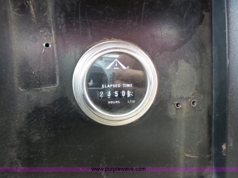 image for item L7307 1990 International 4800 fire tender truck