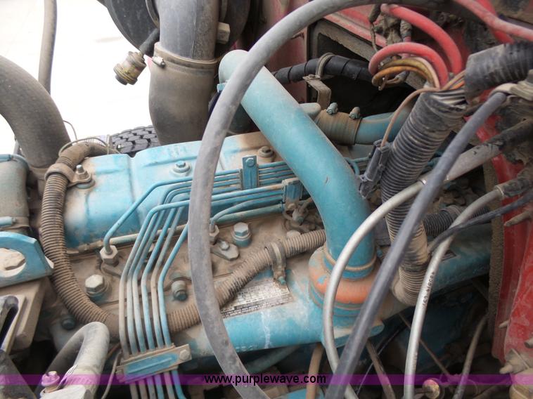 image for item L7307 1990 International 4800 fire tender truck