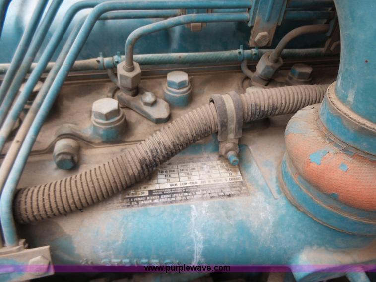 image for item L7307 1990 International 4800 fire tender truck