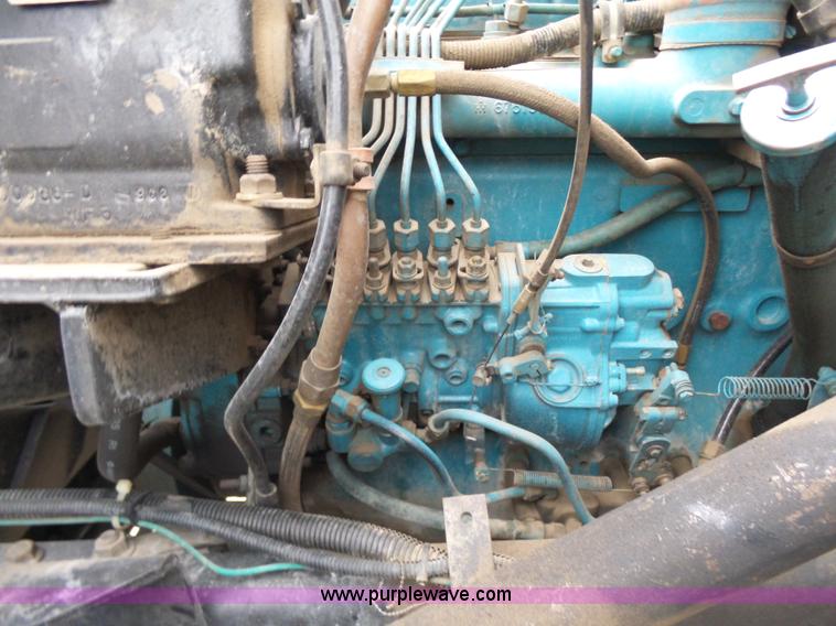 image for item L7307 1990 International 4800 fire tender truck