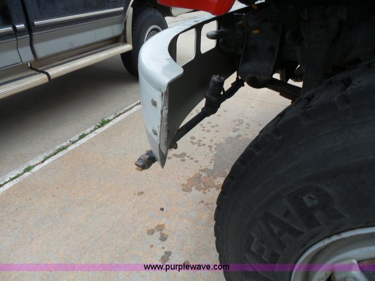 image for item L7307 1990 International 4800 fire tender truck