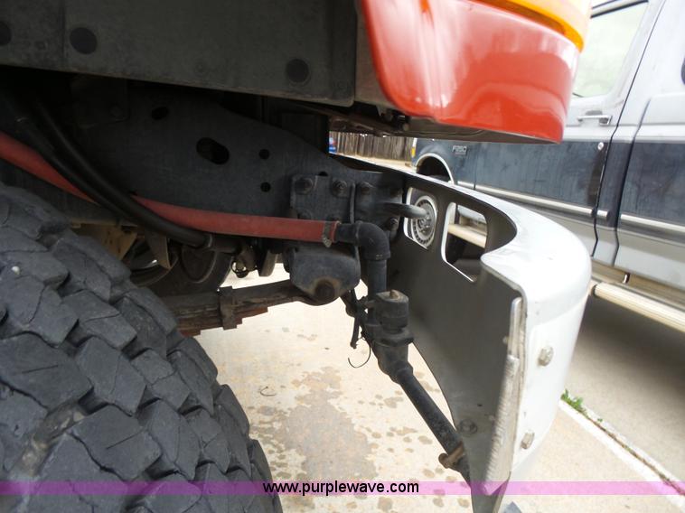 image for item L7307 1990 International 4800 fire tender truck