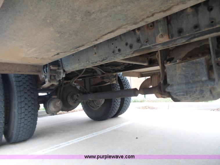 image for item L7307 1990 International 4800 fire tender truck