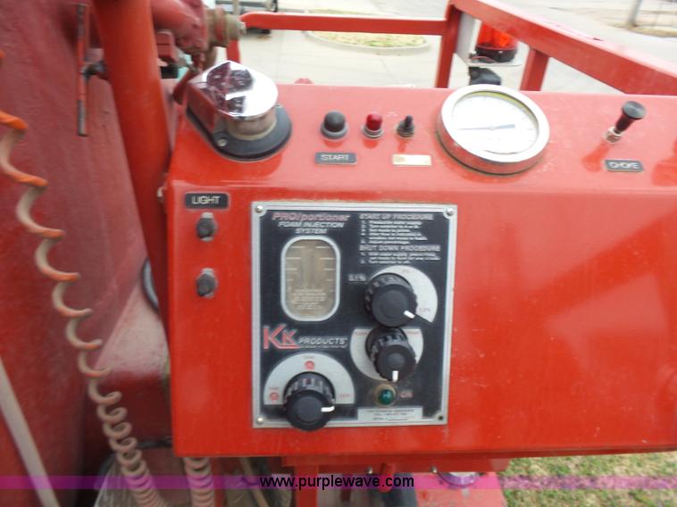 image for item L7307 1990 International 4800 fire tender truck