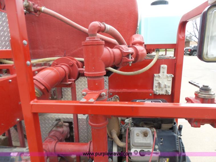 image for item L7307 1990 International 4800 fire tender truck