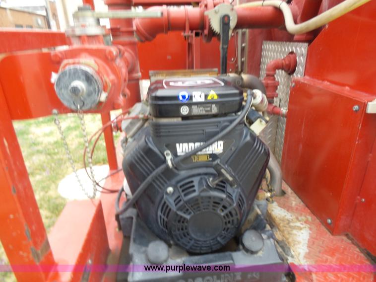 image for item L7307 1990 International 4800 fire tender truck