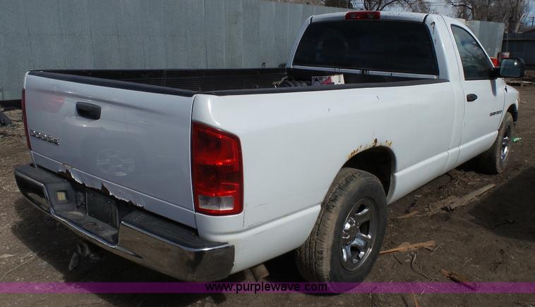 image for item AO9885 2004 Dodge Ram 1500 pickup truck