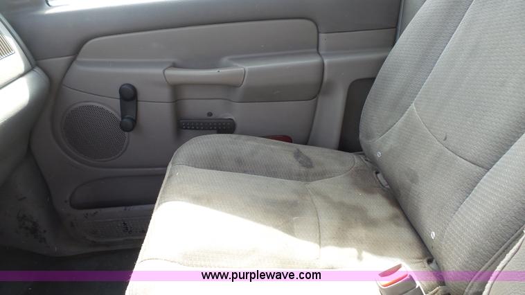 image for item AO9885 2004 Dodge Ram 1500 pickup truck