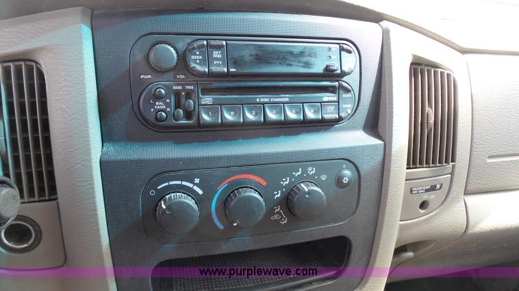 image for item AO9885 2004 Dodge Ram 1500 pickup truck