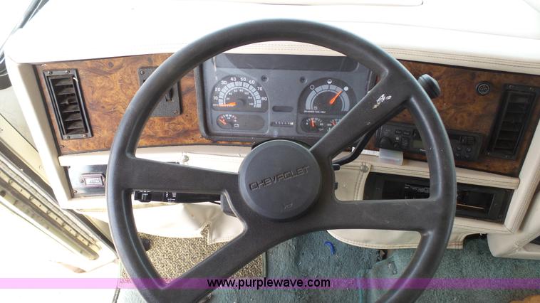 image for item AO9889 1997 Chevrolet Allegro Star RV