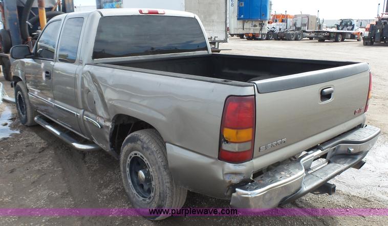 image for item AO9890 2001 GMC Sierra 1500 Ext. Cab pickup truck