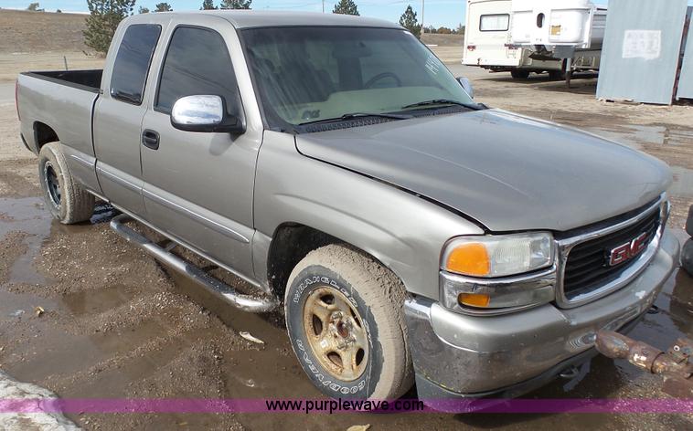 image for item AO9890 2001 GMC Sierra 1500 Ext. Cab pickup truck