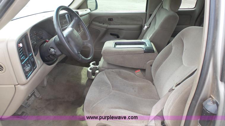 image for item AO9890 2001 GMC Sierra 1500 Ext. Cab pickup truck