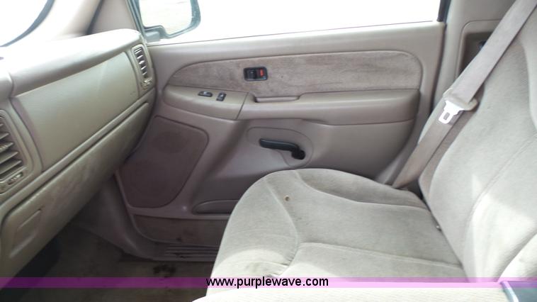 image for item AO9890 2001 GMC Sierra 1500 Ext. Cab pickup truck