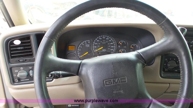 image for item AO9890 2001 GMC Sierra 1500 Ext. Cab pickup truck