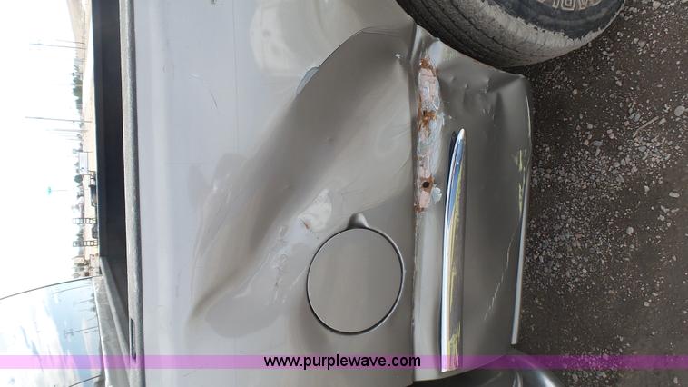 image for item AO9890 2001 GMC Sierra 1500 Ext. Cab pickup truck