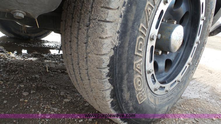 image for item AO9890 2001 GMC Sierra 1500 Ext. Cab pickup truck