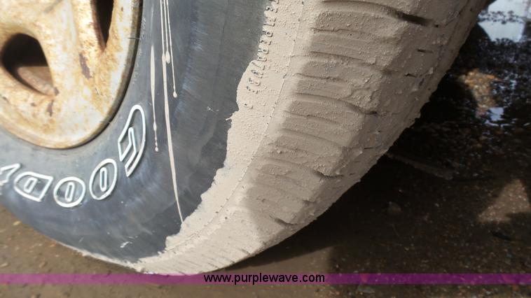 image for item AO9890 2001 GMC Sierra 1500 Ext. Cab pickup truck