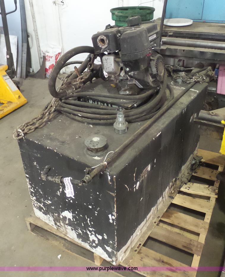 image for item AO9899 Asphalt sealer pumping tank