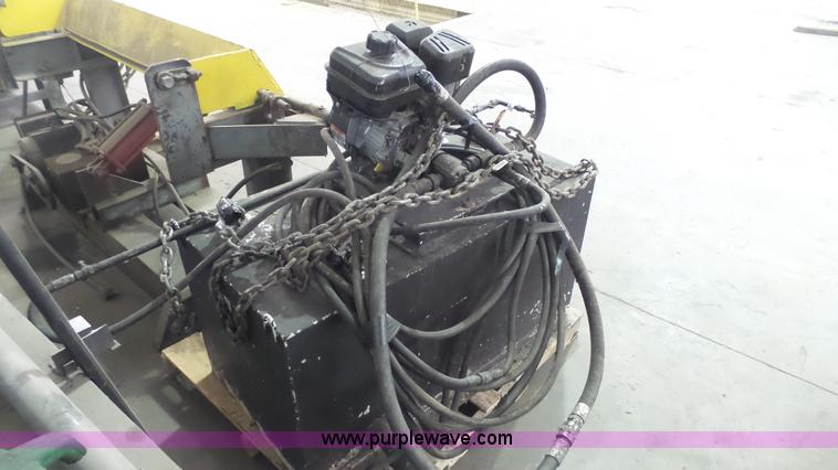 image for item AO9899 Asphalt sealer pumping tank