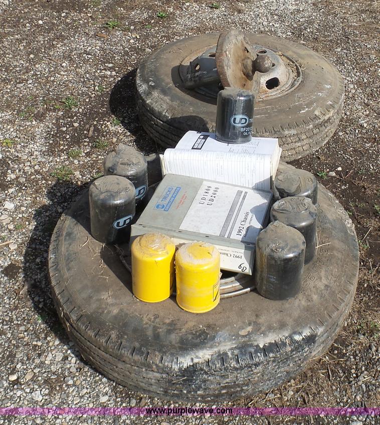 image for item BH9371 1992 Nissan truck and Landoll trailer