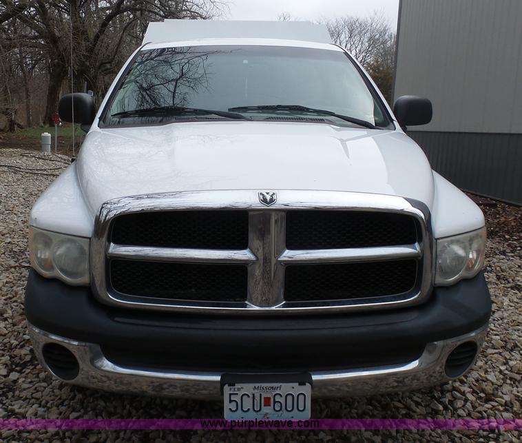 image for item BI9208 2003 Dodge Ram 1500 pickup truck