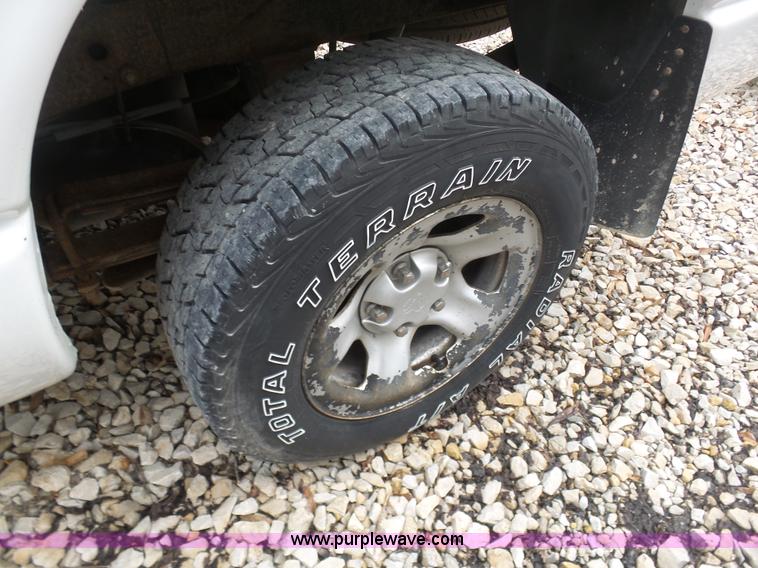 image for item BI9208 2003 Dodge Ram 1500 pickup truck